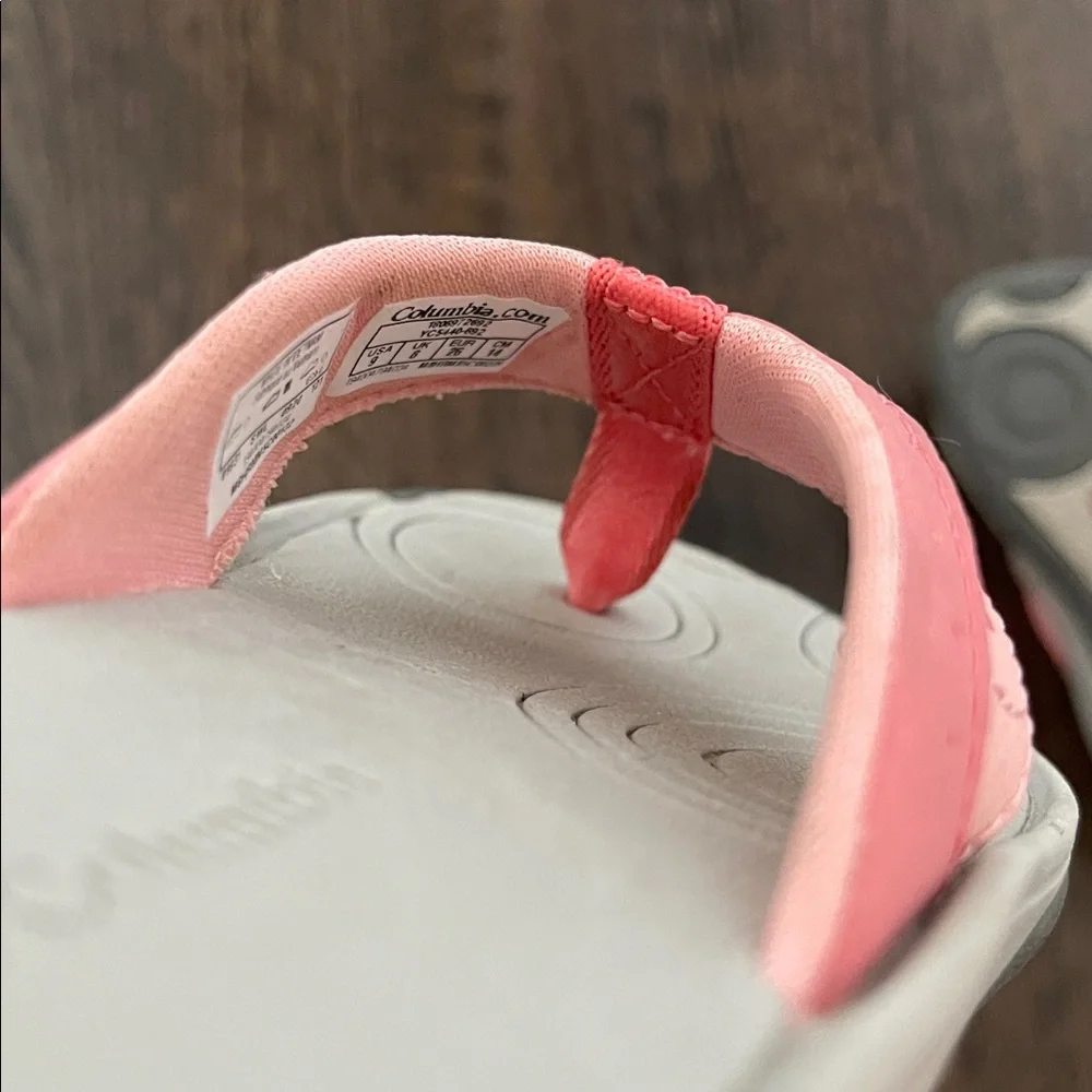 Columbia Toddler Girls Oliver Springs Pink and Gray Flip Flops size 9